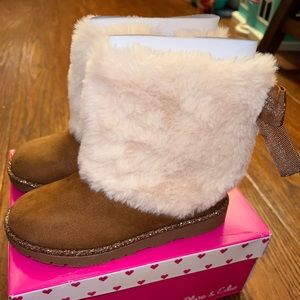 NWT Olive and Edie Girls Ceci Cognac and Beige fur Boot. Size 11.